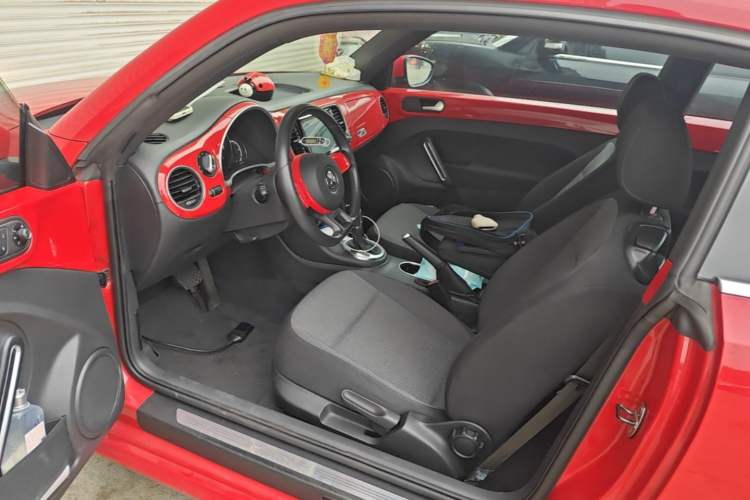 Used Volkswagen Beetle 2015 180TSI model Left Front Seat