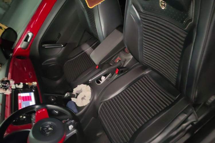 Used Volkswagen Beetle 2015 180TSI model Left Front Seat