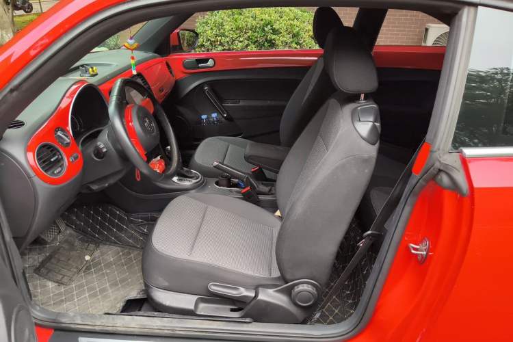 Used Volkswagen Beetle 2015 180TSI model Left Front Seat