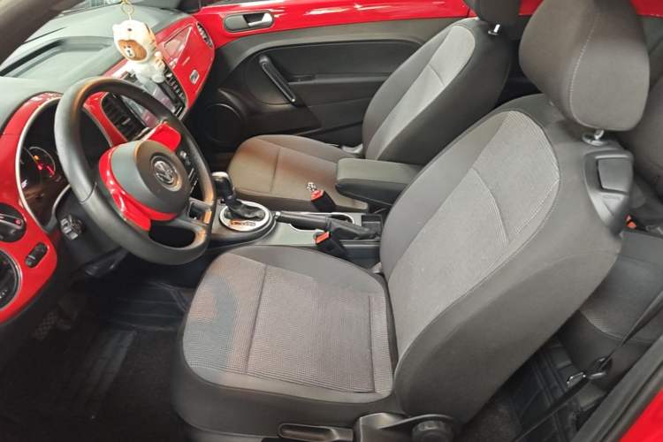 Used Volkswagen Beetle 2015 180TSI model Left Front Seat