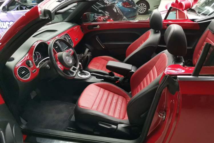 Used Volkswagen Beetle 2015 180TSI Convertible Edition Left Front Seat