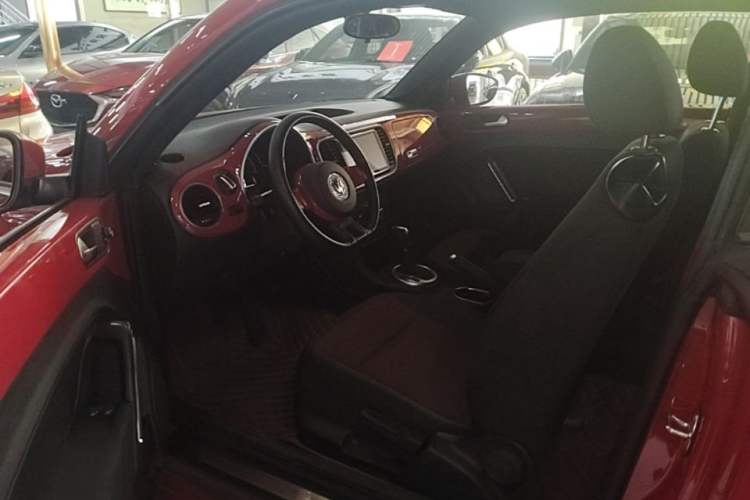 Used Volkswagen Beetle 2015 180TSI model Left Front Seat