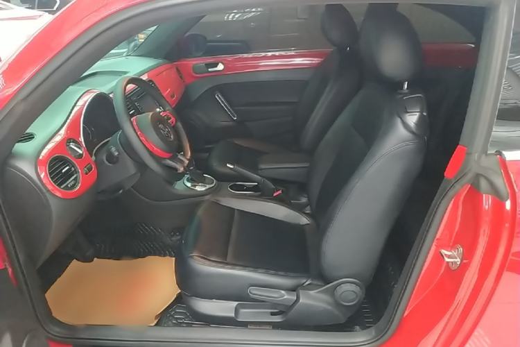 Used Volkswagen Beetle 2015 180TSI model Left Front Seat