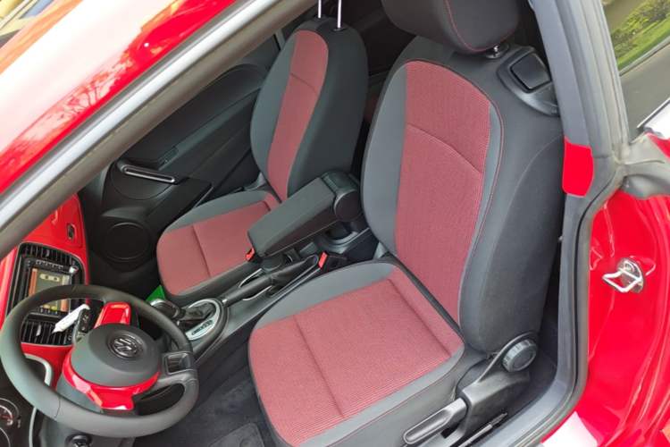 Used Volkswagen Beetle 2015 180TSI model Left Front Seat