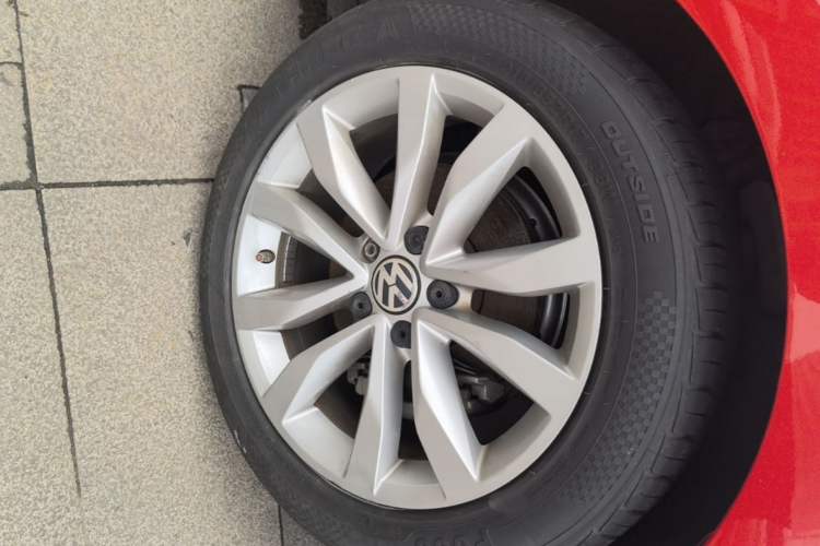 Used Volkswagen Beetle 2015 280TSI Left Front Wheel Hub