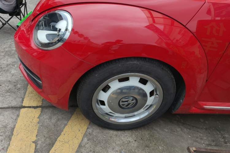 Used Volkswagen Beetle 2015 180TSI model Left Front Wheel Hub
