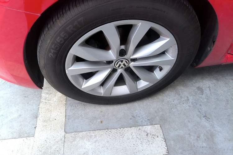 Used Volkswagen Beetle 2015 280TSI Left Front Wheel Hub