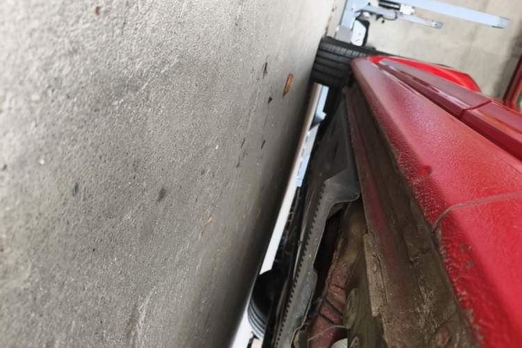 Used Volkswagen Beetle 2015 180TSI model Left Side Sill