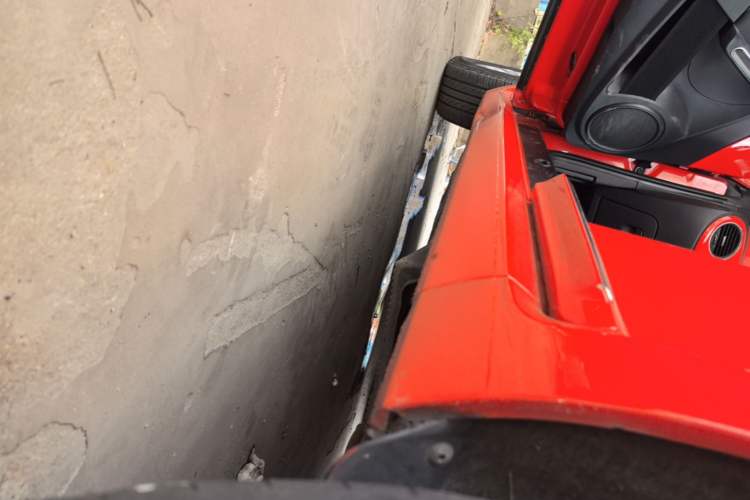Used Volkswagen Beetle 2015 180TSI model Left Side Sill