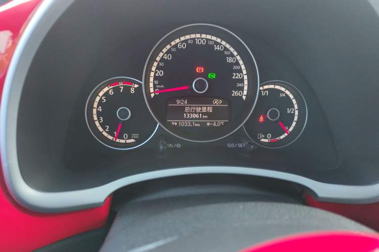 Used Volkswagen Beetle 2015 180TSI model Odometer Close Up