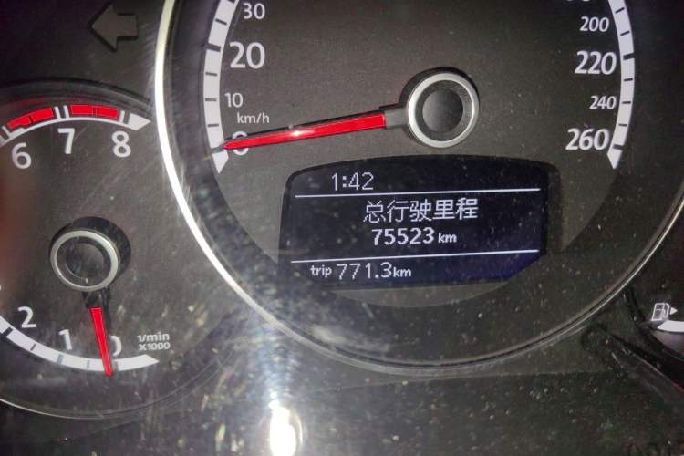 Used Volkswagen Beetle 2015 180TSI model Odometer Close Up