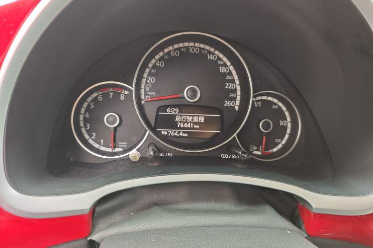Used Volkswagen Beetle 2015 180TSI model Odometer Close Up