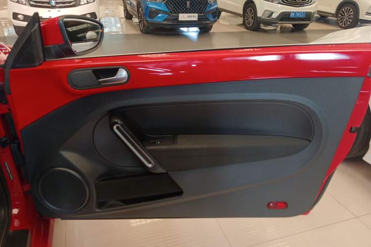 Used Volkswagen Beetle 2015 180TSI model Right Front Door Interior