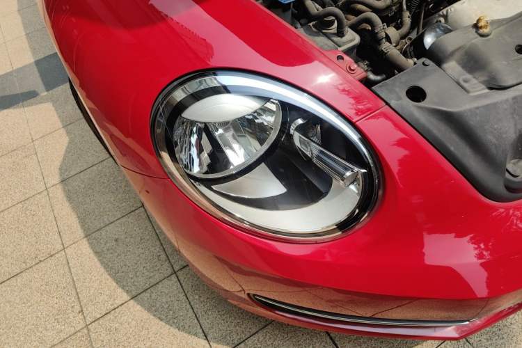 Used Volkswagen Beetle 2015 180TSI model Right Front Headlight