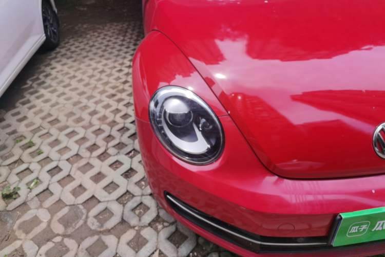 Used Volkswagen Beetle 2015 180TSI model Right Front Headlight