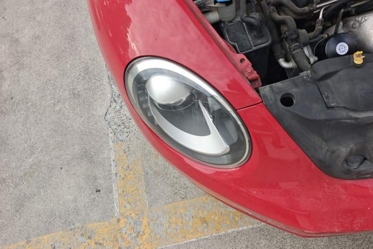 Used Volkswagen Beetle 2015 180TSI model Right Front Headlight