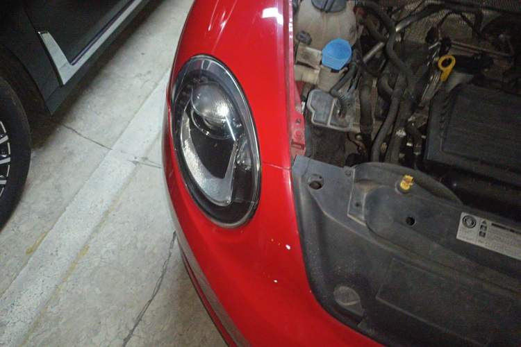 Used Volkswagen Beetle 2015 180TSI model Right Front Headlight