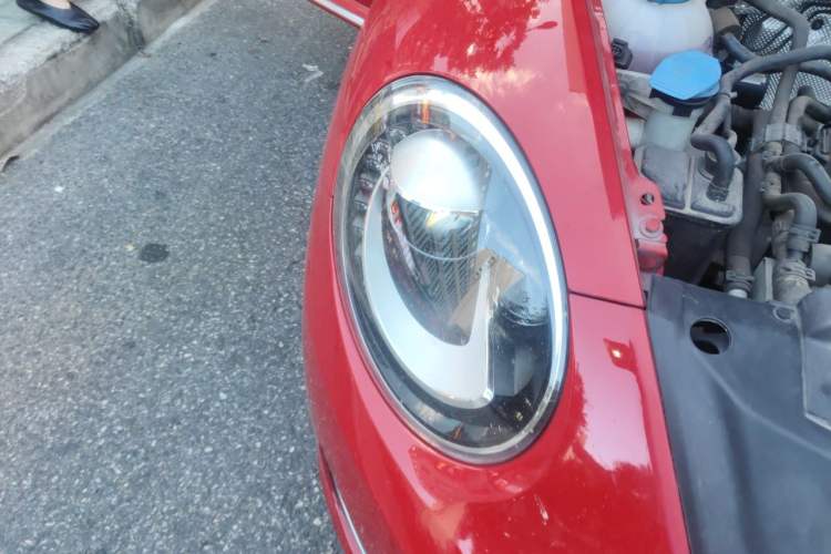 Used Volkswagen Beetle 2015 180TSI model Right Front Headlight