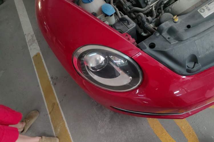 Used Volkswagen Beetle 2015 180TSI model Right Front Headlight