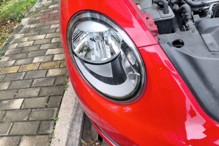 Used Volkswagen Beetle 2015 180TSI model Right Front Headlight