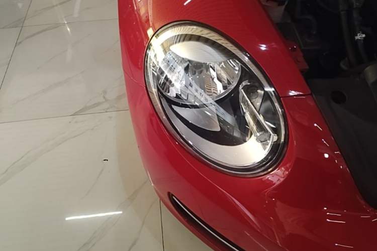 Used Volkswagen Beetle 2015 180TSI model Right Front Headlight