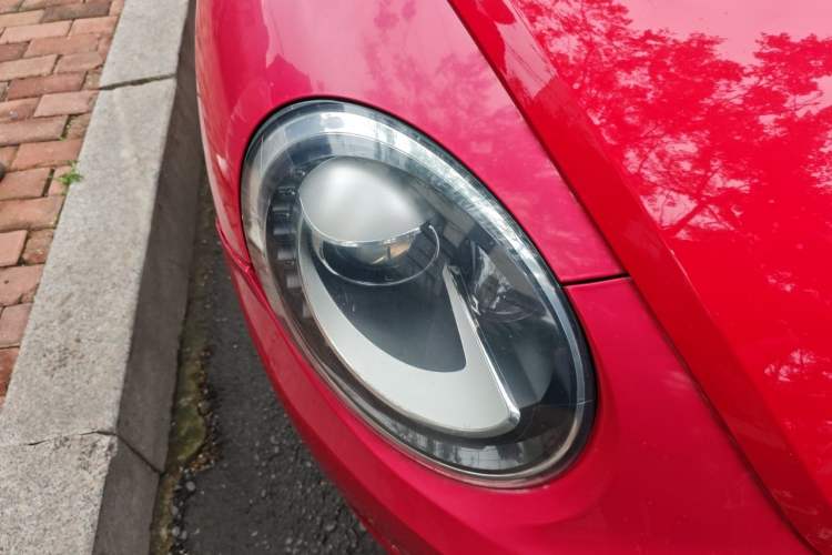 Used Volkswagen Beetle 2015 180TSI model Right Front Headlight