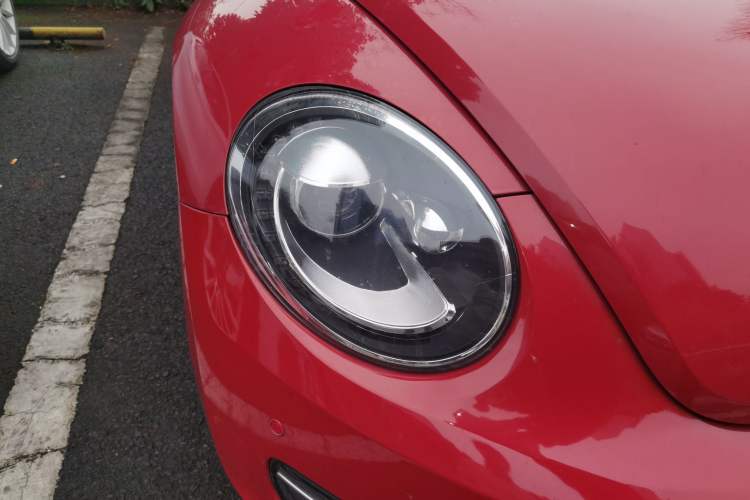 Used Volkswagen Beetle 2015 180TSI model Right Front Headlight