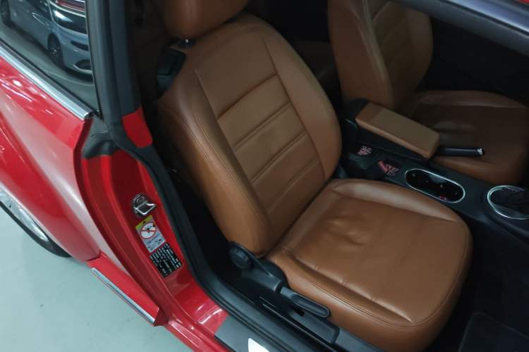Used Volkswagen Beetle 2015 180TSI model Right Front Seat