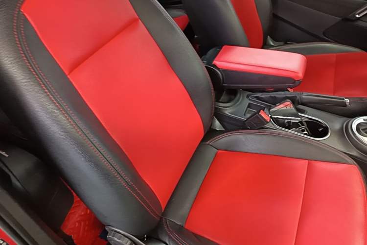 Used Volkswagen Beetle 2015 180TSI model Right Front Seat