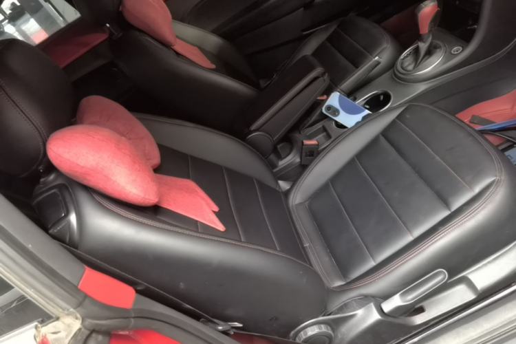Used Volkswagen Beetle 2015 180TSI model Right Front Seat