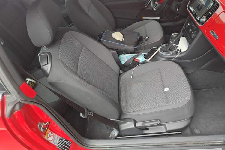 Used Volkswagen Beetle 2015 180TSI model Right Front Seat
