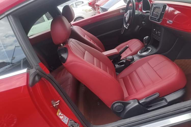 Used Volkswagen Beetle 2015 180TSI model Right Front Seat
