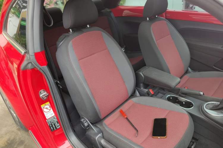 Used Volkswagen Beetle 2015 180TSI model Right Front Seat