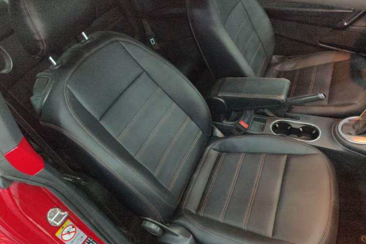 Used Volkswagen Beetle 2015 180TSI model Right Front Seat