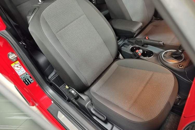Used Volkswagen Beetle 2015 180TSI model Right Front Seat