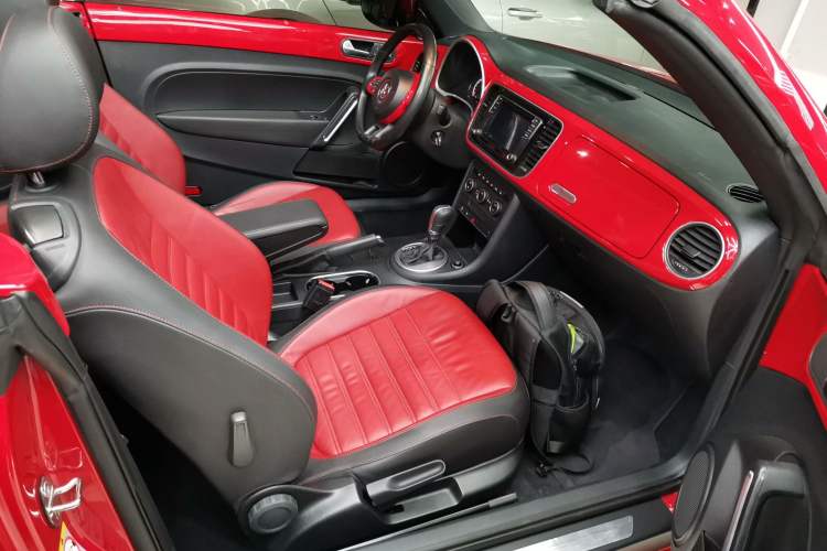 Used Volkswagen Beetle 2015 180TSI Convertible Edition Right Front Seat