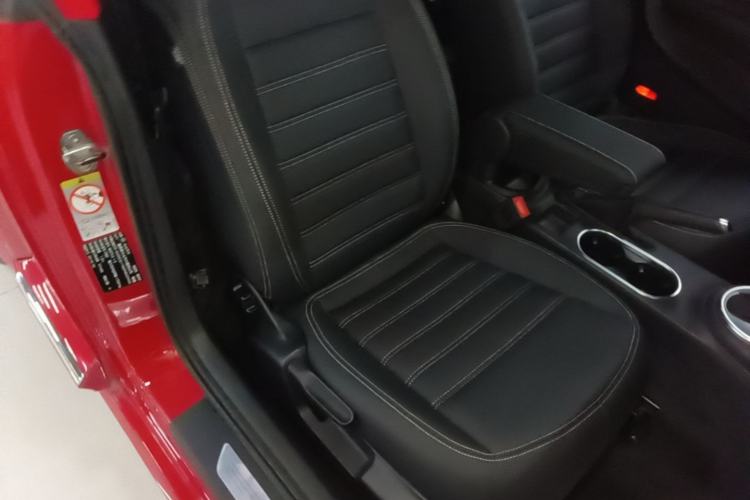 Used Volkswagen Beetle 2015 180TSI model Right Front Seat
