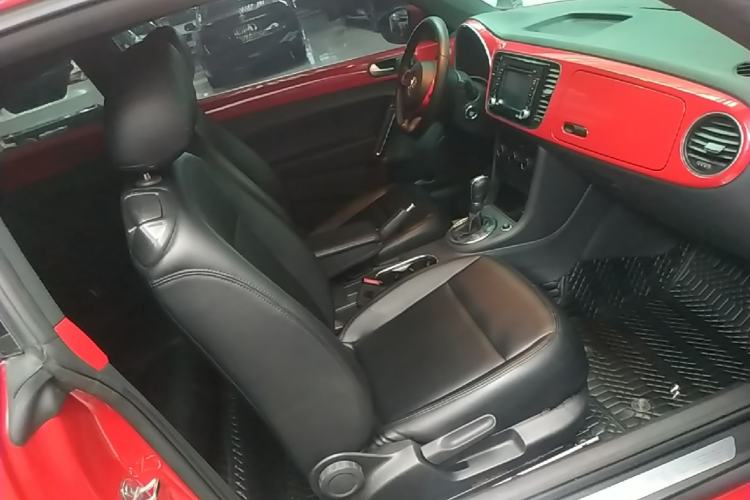 Used Volkswagen Beetle 2015 180TSI model Right Front Seat