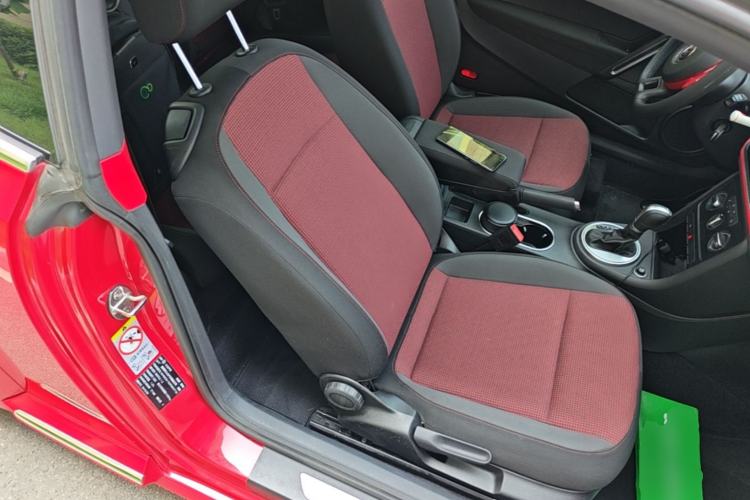 Used Volkswagen Beetle 2015 180TSI model Right Front Seat