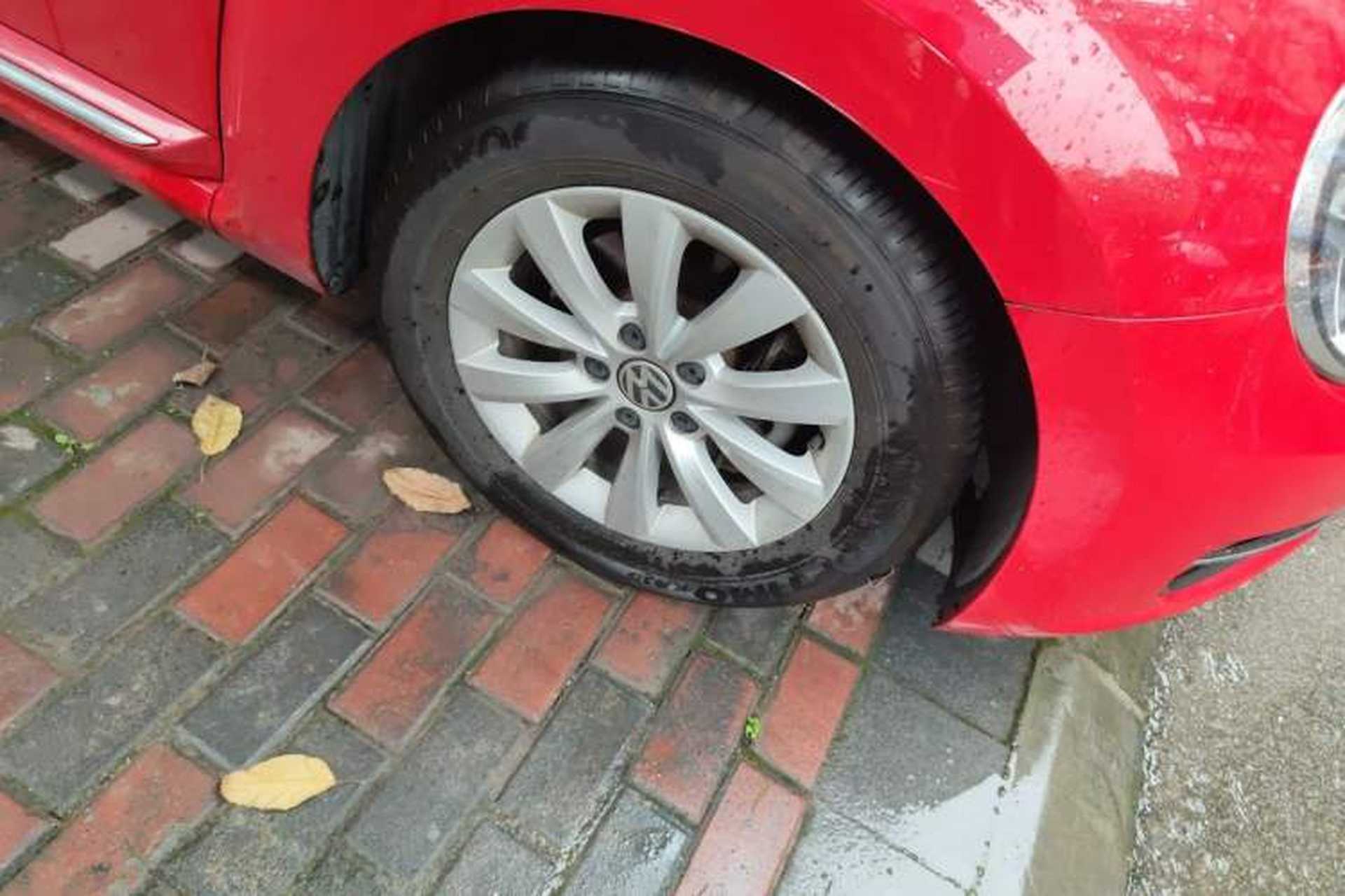 Used Volkswagen Beetle 2015 180TSI model Right Front Wheel Hub