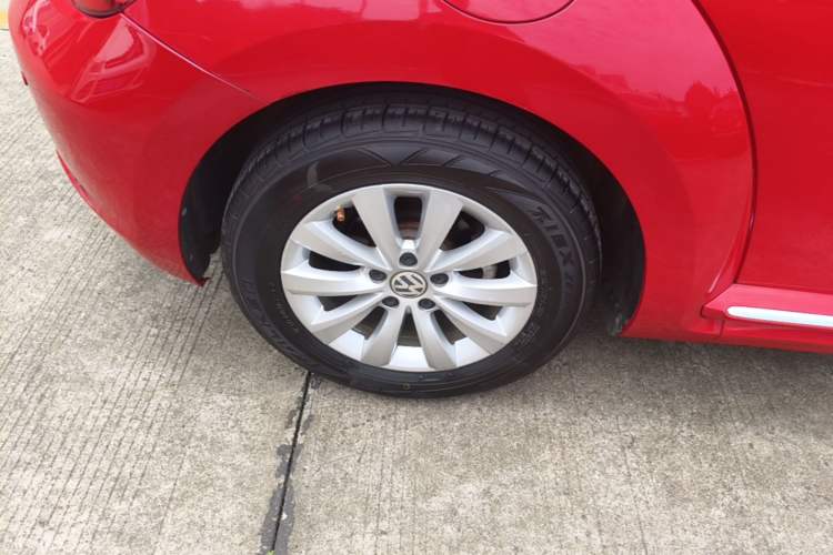 Used Volkswagen Beetle 2015 180TSI model Right Rear Wheel Hub