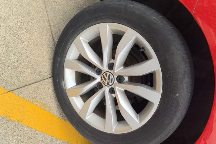 Used Volkswagen Beetle 2015 280TSI Right Rear Wheel Hub