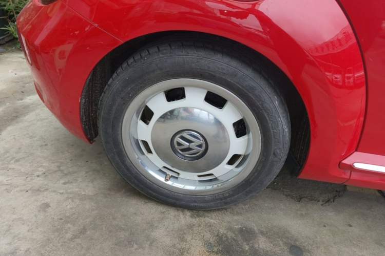 Used Volkswagen Beetle 2015 180TSI model Right Rear Wheel Hub