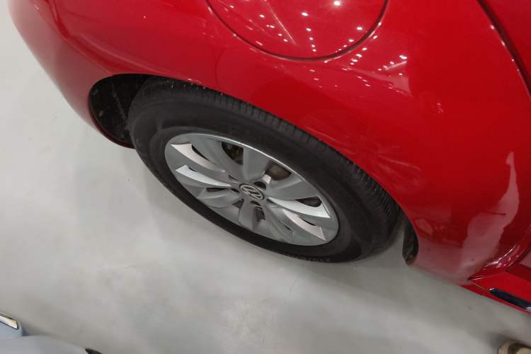 Used Volkswagen Beetle 2015 180TSI model Right Rear Wheel Hub