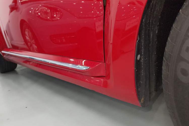 Used Volkswagen Beetle 2015 180TSI model Right Side Sill