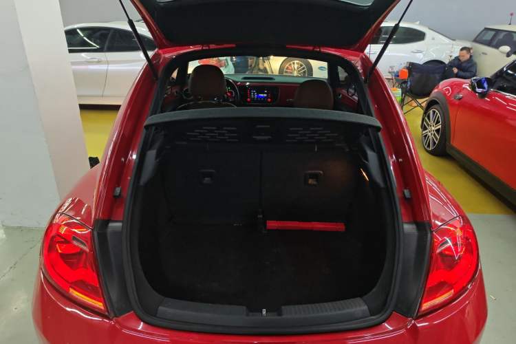 Used Volkswagen Beetle 2015 180TSI model Trunk