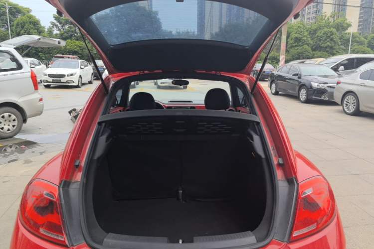 Used Volkswagen Beetle 2015 280TSI Trunk