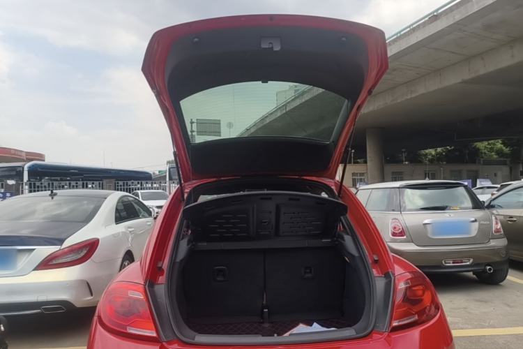 Used Volkswagen Beetle 2015 180TSI model Trunk
