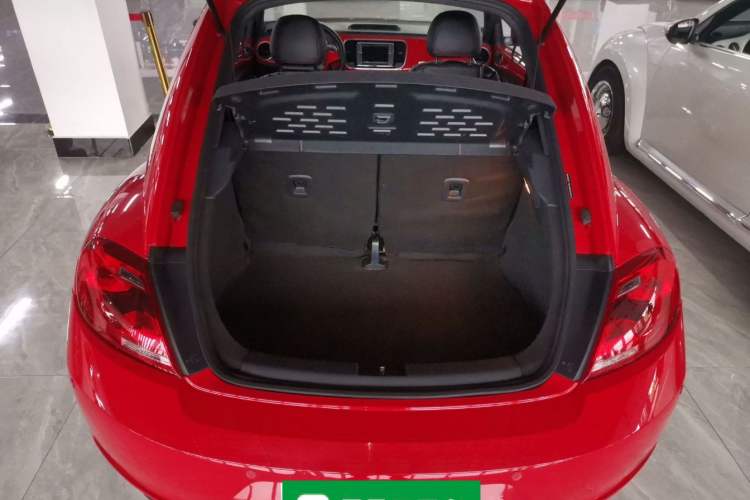 Used Volkswagen Beetle 2015 180TSI model Trunk
