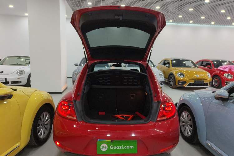 Used Volkswagen Beetle 2015 180TSI model Trunk